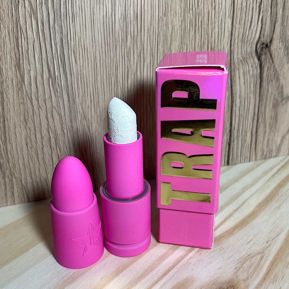 Jeffree star velvet trap lipstick “God’s gift”